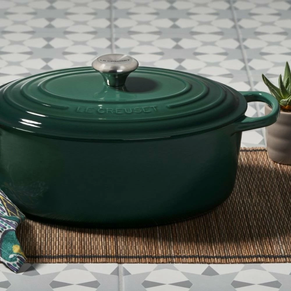 Le Creuset 6.75 Qt. Oval Signature Dutch Oven With Stainless Steel Knob | Artichaut 7 Le Creuset 6.75 Qt. Oval Signature Dutch Oven With Stainless Steel Knob | Artichaut - Image 5