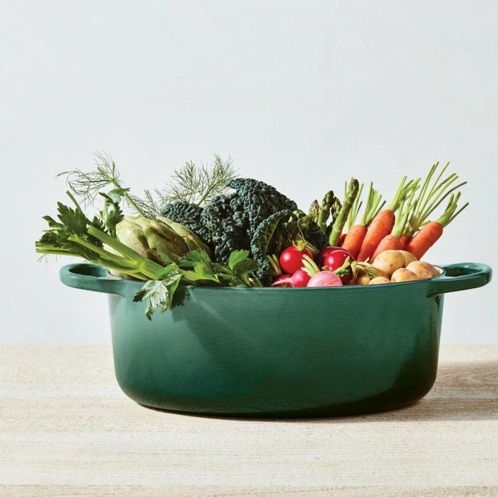 Le Creuset 6.75 Qt. Oval Signature Dutch Oven With Stainless Steel Knob | Artichaut 8 Le Creuset 6.75 Qt. Oval Signature Dutch Oven With Stainless Steel Knob | Artichaut - Image 6