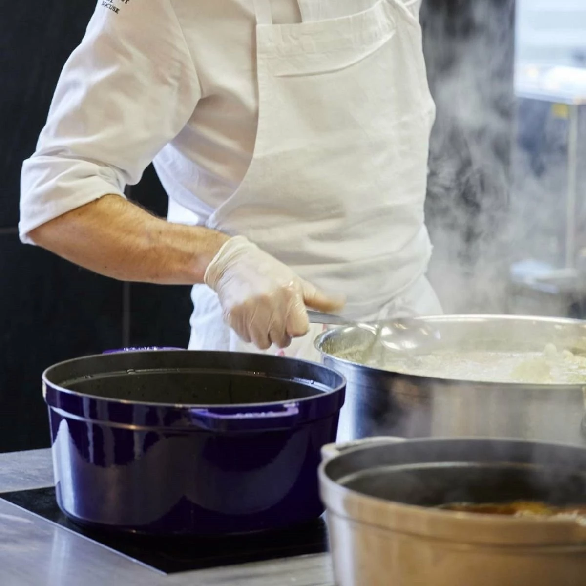 Staub 9 Qt. Round Cocotte/Dutch Oven | Dark Blue 7 Staub 9 Qt. Round Cocotte/Dutch Oven | Dark Blue - Image 5
