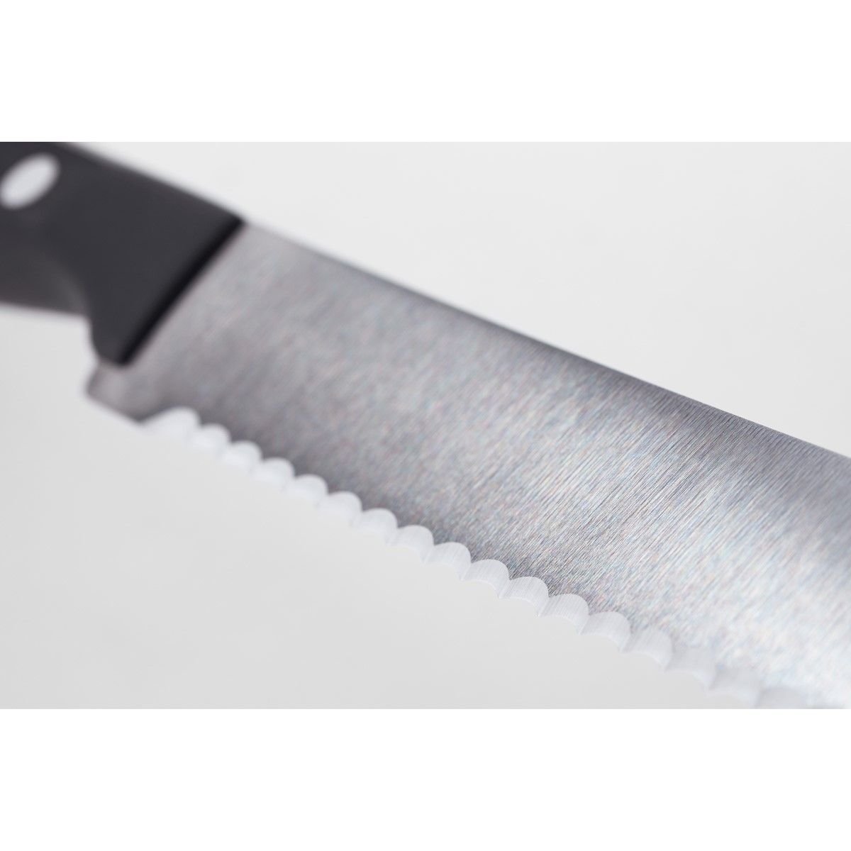 Wusthof Gourmet 6" Serrated Utility Knife Wusthof Cutlery Wusthof Gourmet 6" Serrated Utility Knife -Le Creuset sales gourmet serration detail 1