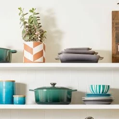 Le Creuset 4.5 Qt. Round Signature Dutch Oven With Stainless Steel Knob | Artichaut -Le Creuset sales rs11637 2020lecreuset05 lpr