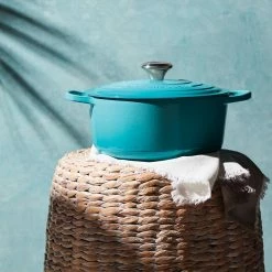 Le Creuset 5.5 Qt. Round Signature Cast Iron Dutch Oven With Stainless Steel Knob | Caribbean Blue -Le Creuset sales rs14417 rs8902 180820 lecreuset caribbeanrdo 0089 ss