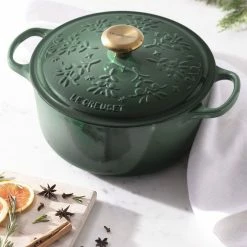 Le Creuset 4.5 Qt. Signature Dutch Oven | Noel (Artichaut) -Le Creuset sales rs17644 22 lca q4 noelchristmastreerdo vert ret