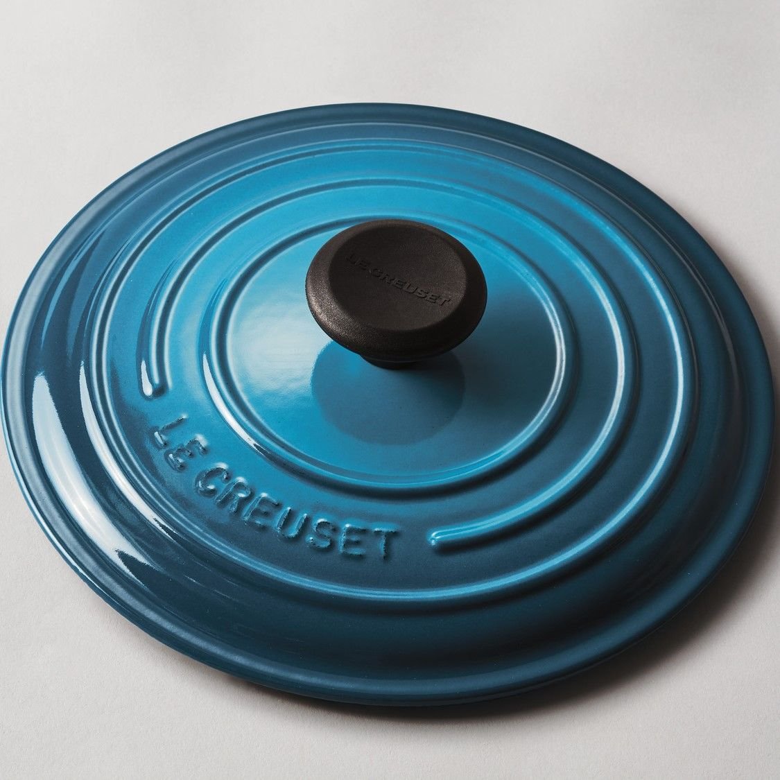 Le Creuset 4.5 Qt. Round Signature Cast Iron Dutch Oven | Marseille Blue Le Creuset 4.5 Qt. Round Signature Cast Iron Dutch Oven | Marseille Blue -Le Creuset sales rs9561 lca copperknobcollection gif marsailles black lpr