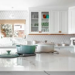 Le Creuset 4.5 Qt. Round Signature Dutch Oven With Stainless Steel Knob | Sea Salt -Le Creuset sales rs9841 img 1385