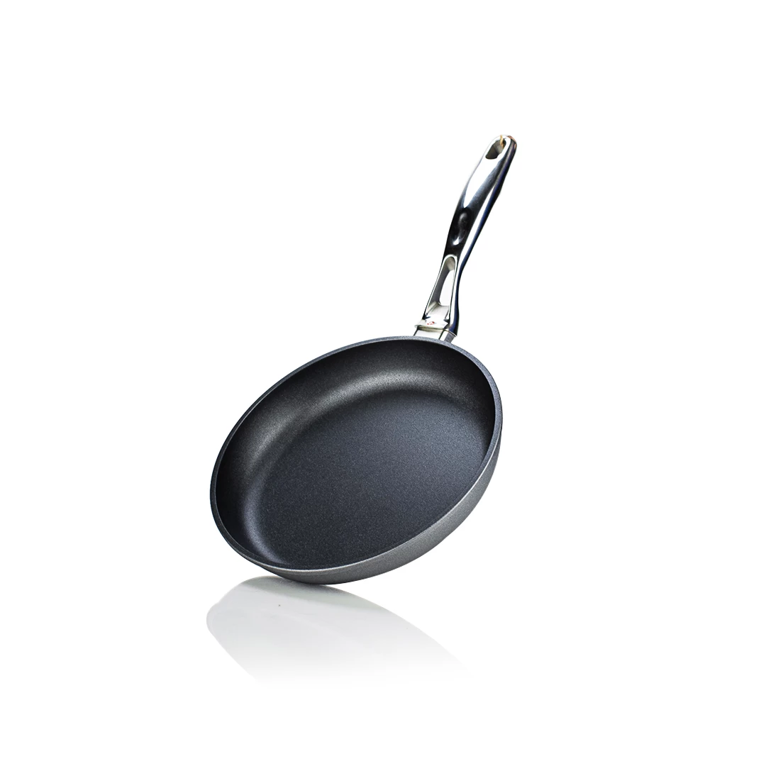 Swiss Diamond HD 9.5" Fry Pan With Griddle Set 5 Swiss Diamond HD 9.5" Fry Pan With Griddle Set - Image 3