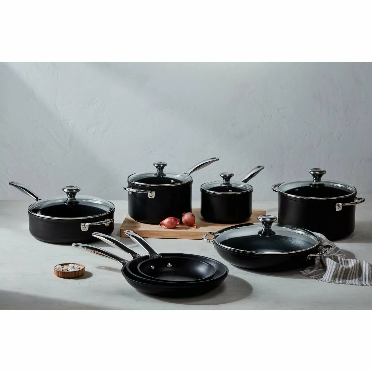 Le Creuset 13-Piece Cookware Set | Toughened Nonstick Pro 4 Le Creuset 13-Piece Cookware Set | Toughened Nonstick Pro - Image 2